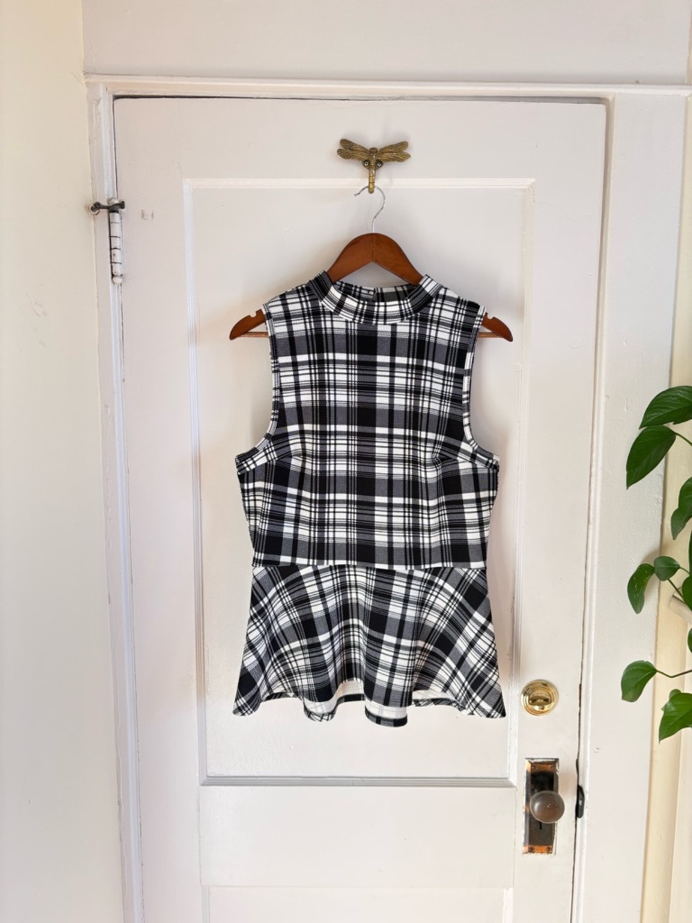 A. Byer Black & White Plaid Sleeveless Fit-and-Flare Peplum Top XL
